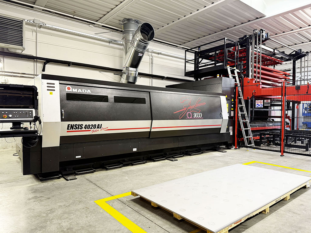 Centro di lavoro taglio laser a CNC Ensis 4020 AJ – Azienda Spadotto